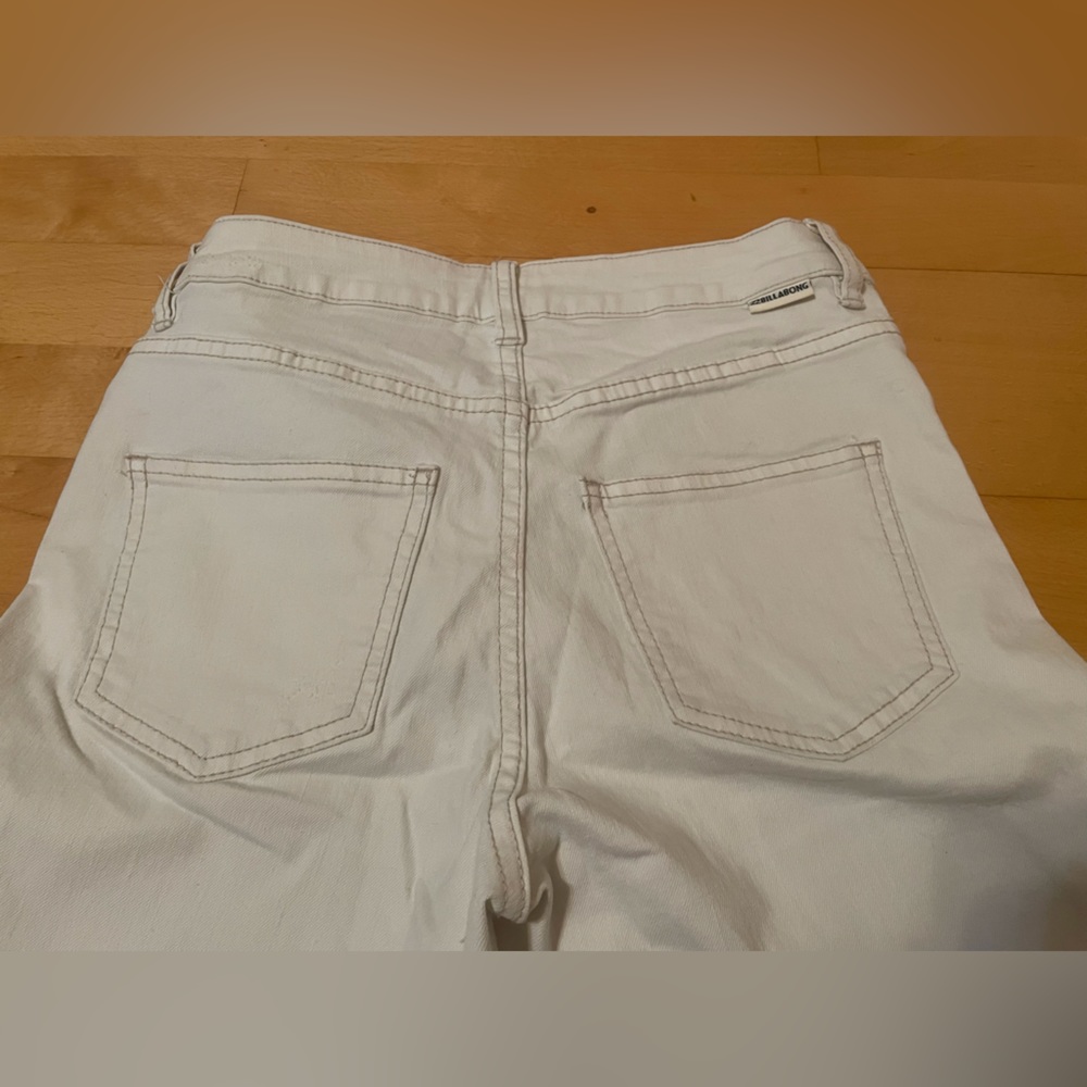 White Billabong ripped knee jeans. Size 28. Used with some stains. - Picture 3 of 12